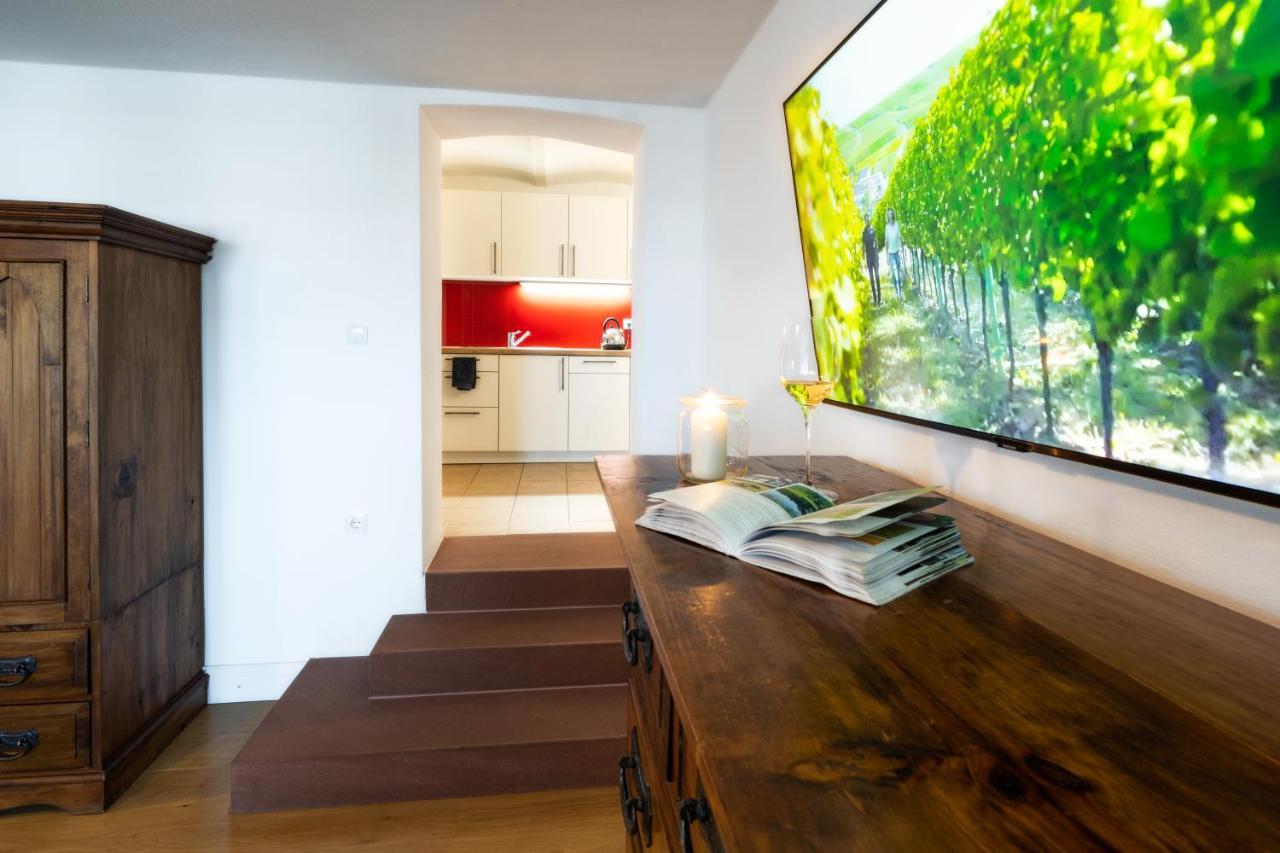Romantische Ferienwohnung In Jugendstilvilla - Villa Del Viento นอยชตัดท์ อัน แดร์ ไวน์ชตราเซอ ภายนอก รูปภาพ