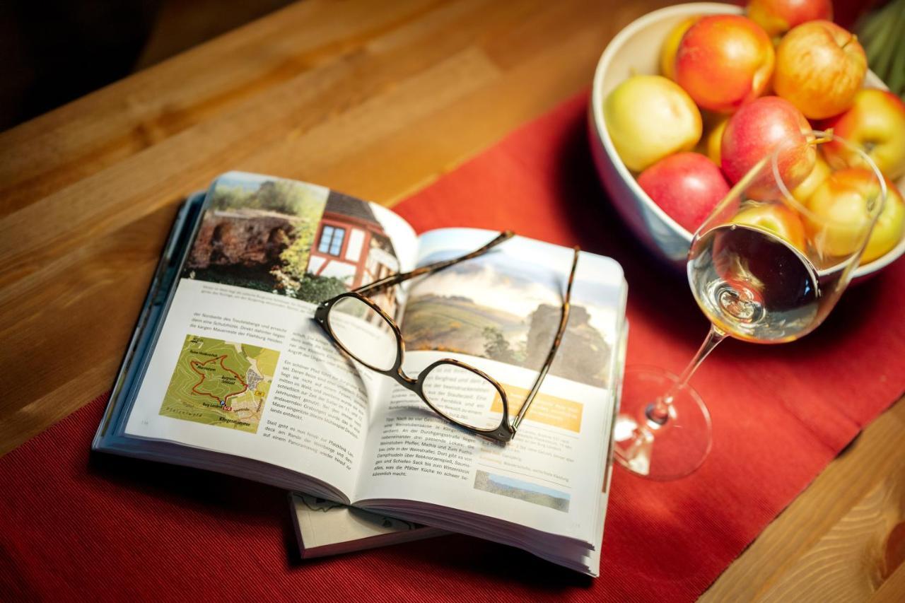 Romantische Ferienwohnung In Jugendstilvilla - Villa Del Viento นอยชตัดท์ อัน แดร์ ไวน์ชตราเซอ ภายนอก รูปภาพ